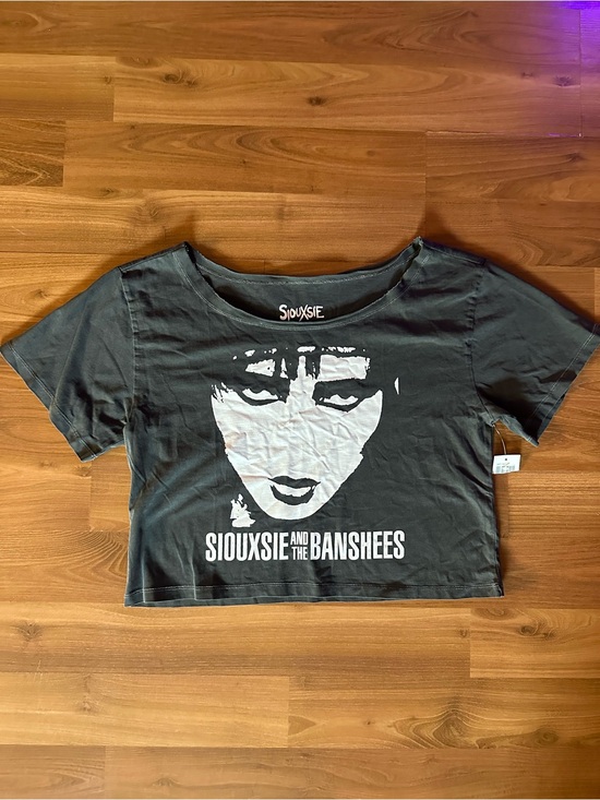 Hot Topic Tops - Hot Topic Black Siouxsie and the Banshees Off the Shoulder Graphic Tee
